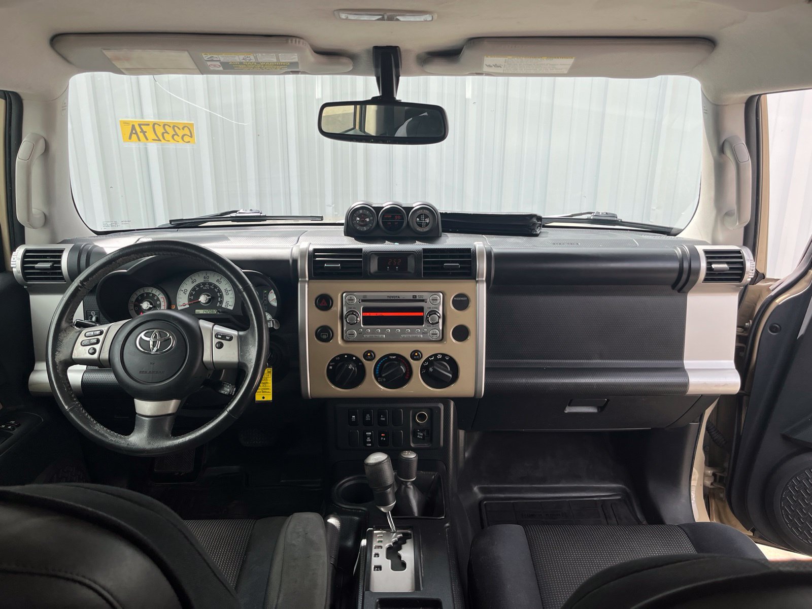 Used 2013 Toyota FJ Cruiser 4WD w/ Upgrade Pkg image 16