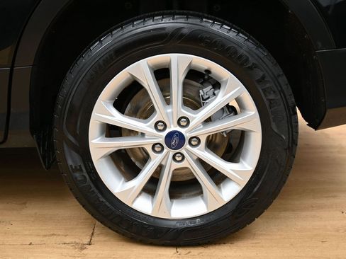 Used 2018 Ford Escape SE w/ SE Sync 3 Package image 12