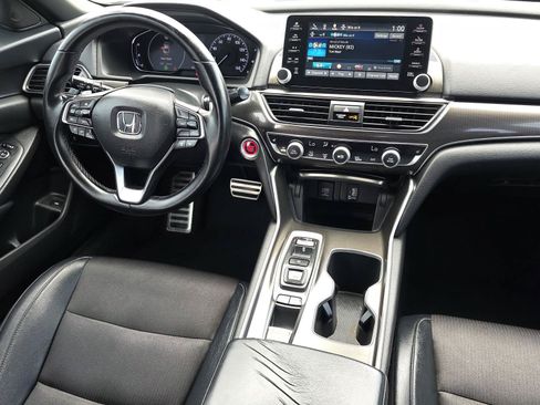 Used 2018 Honda Accord Sport image 9