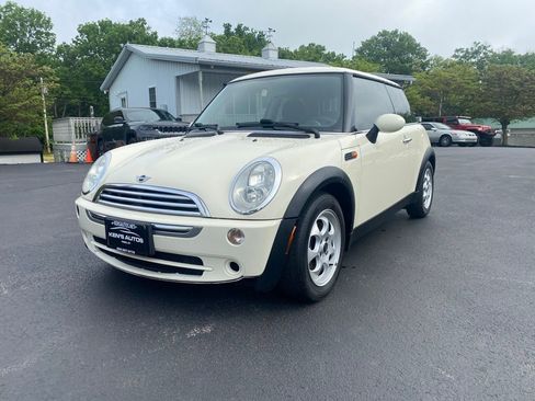 Used 2005 MINI Cooper Hardtop FWD image 1