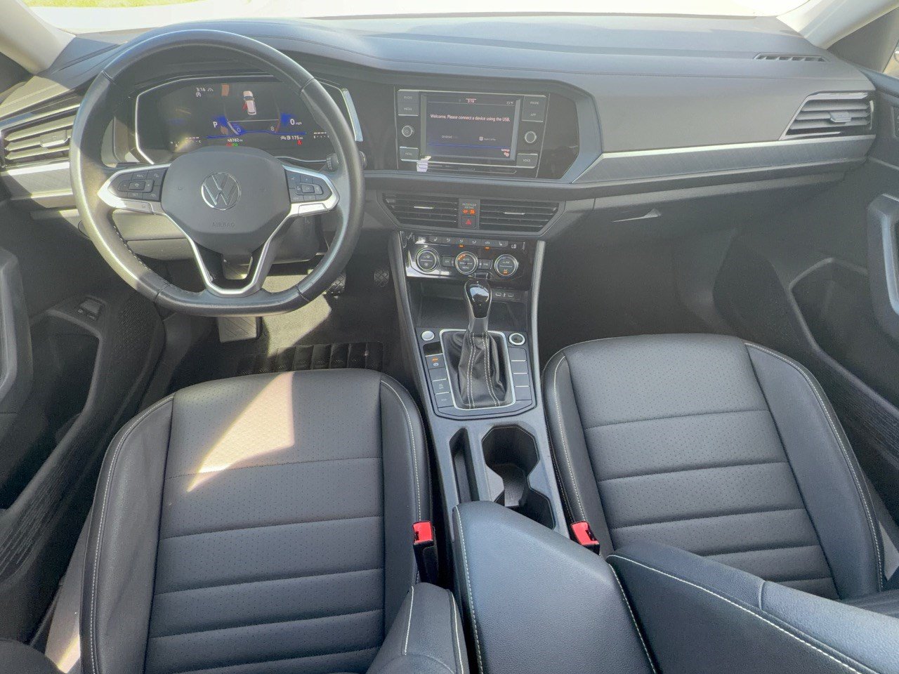 Certified 2024 Volkswagen Jetta SE FWD image 17