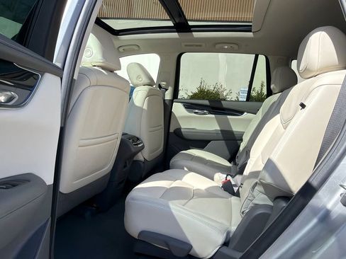 Used 2020 Cadillac XT6 Premium Luxury w/ LPO, Floor Liner Package image 20