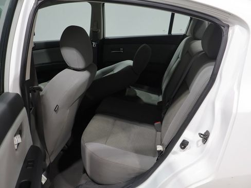 Used 2012 Nissan Sentra 2.0 S w/ Convenience Pkg FWD image 18
