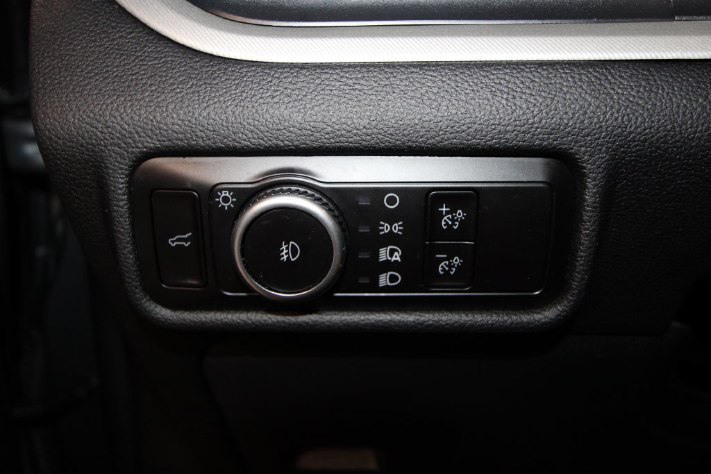 Used 2023 Ford Explorer XLT w/ Equipment Group 202A AWD/4WD image 9
