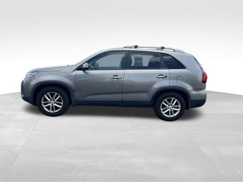 Used 2014 Kia Sorento LX FWD image 4