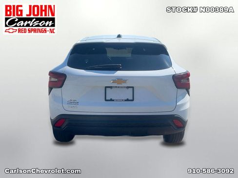 Used 2024 Chevrolet Trax LS w/ LS Convenience Package FWD image 5