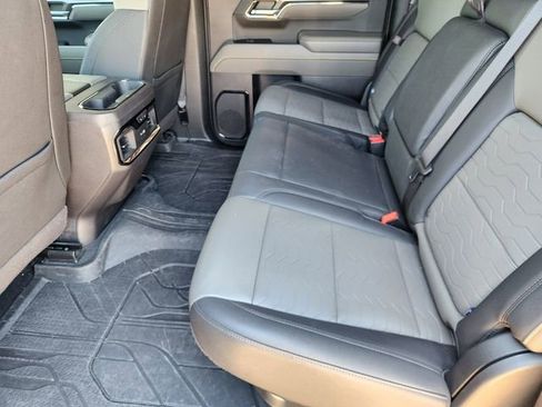Used 2024 Chevrolet Silverado 1500 ZR2 w/ Technology Package AWD/4WD image 31