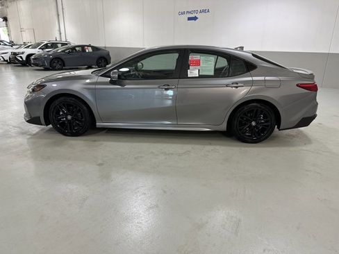 Used 2026 Toyota Camry SE image 5