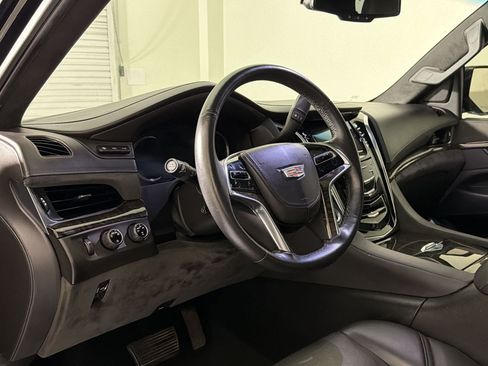 Used 2016 Cadillac Escalade Platinum AWD/4WD image 3