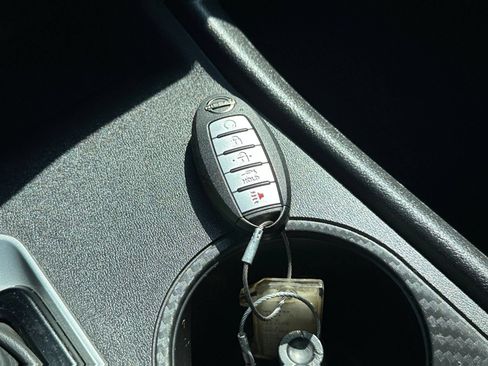 Used 2025 Nissan Altima 2.5 SV FWD image 17