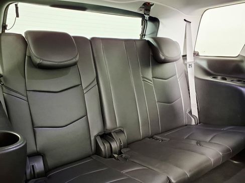 Used 2020 Cadillac Escalade Luxury RWD image 14