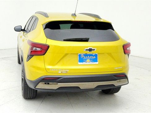 Used 2024 Chevrolet Trax ACTIV w/ Driver Confidence Package image 5