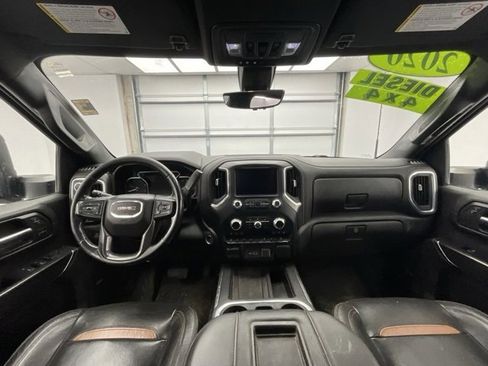 Used 2020 GMC Sierra 2500 AT4 w/ AT4 Premium Package image 4