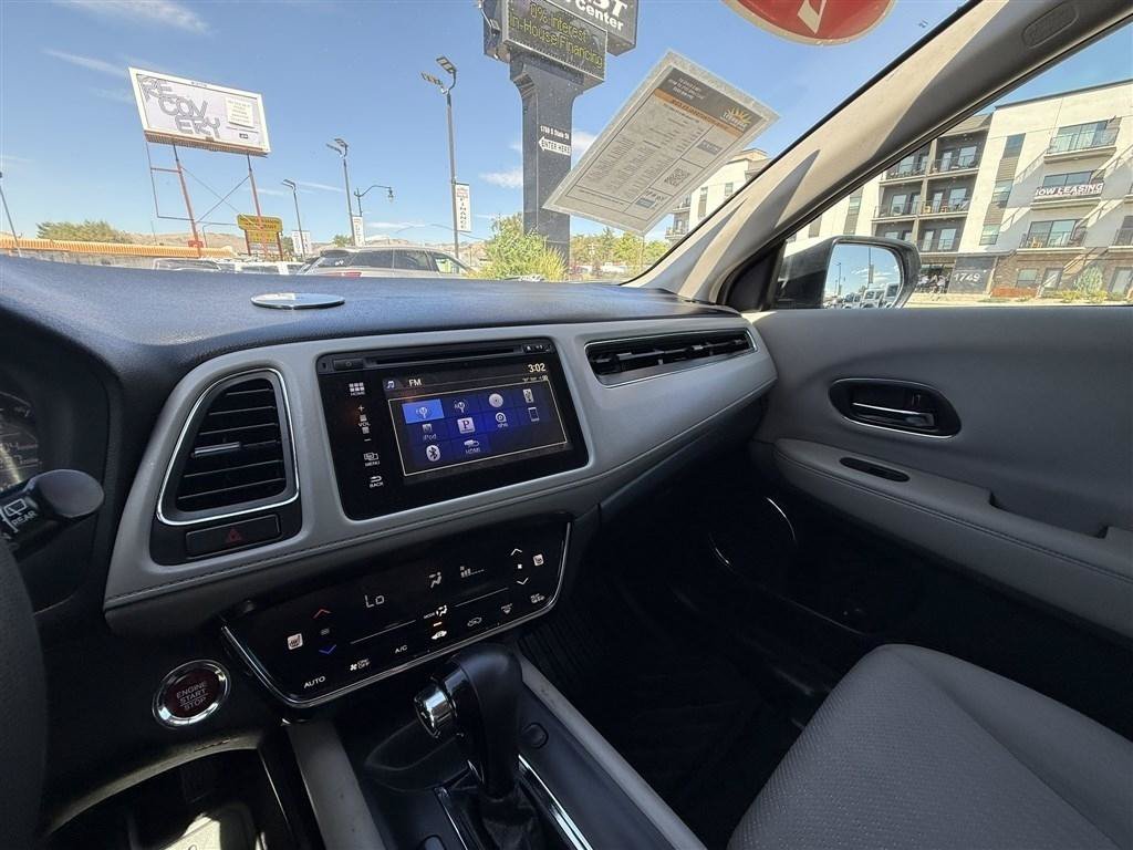Used 2017 Honda HR-V EX image 16