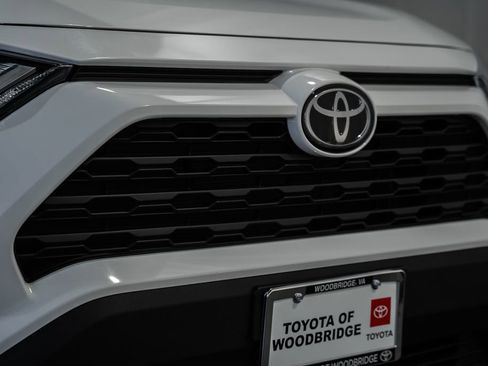 Used 2025 Toyota RAV4 XLE image 9