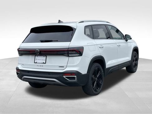 Certified 2025 Volkswagen Taos SEL w/ Black Wheel Plus Package image 4