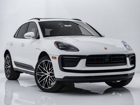 New 2026 Porsche Macan image 8