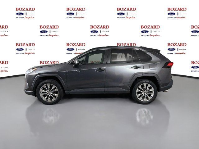 Used 2021 Toyota RAV4 XLE Premium FWD image 5