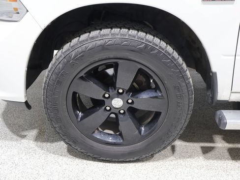 Used 2016 RAM 1500 Express AWD/4WD image 8