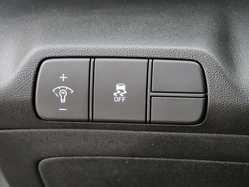 Certified 2025 Hyundai Elantra Sport image 21