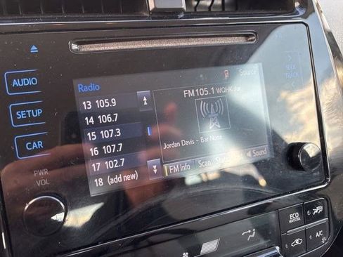 Used 2016 Toyota Prius Two image 21