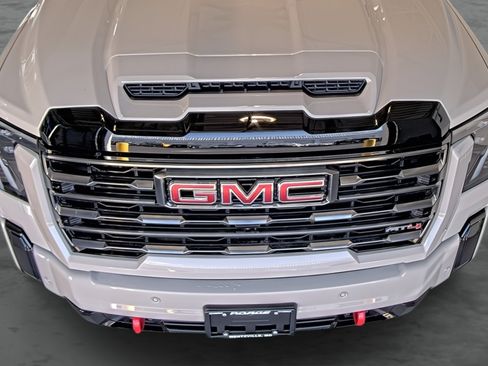 Used 2026 GMC Sierra 2500 AT4 w/ AT4 Premium Plus Package AWD/4WD image 18