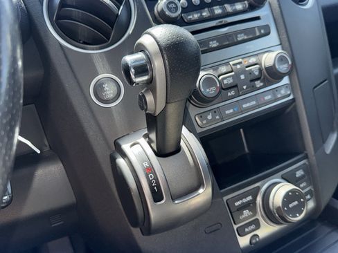 Used 2015 Honda Pilot Touring image 16