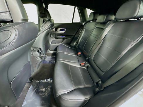 Used 2024 Mercedes-Benz GLC 300 image 9