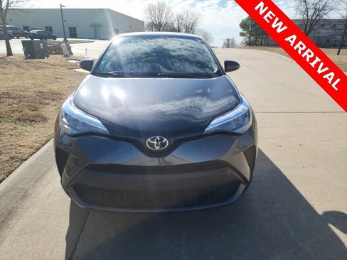 Used 2021 Toyota C-HR LE image 6