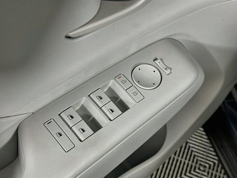 Used 2025 Hyundai Kona SEL FWD image 15