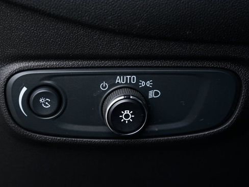 Used 2024 Chevrolet Equinox LS w/ LS Convenience Package image 18