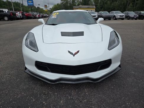 Used 2018 Chevrolet Corvette Stingray Coupe w/ 1LT RWD image 2