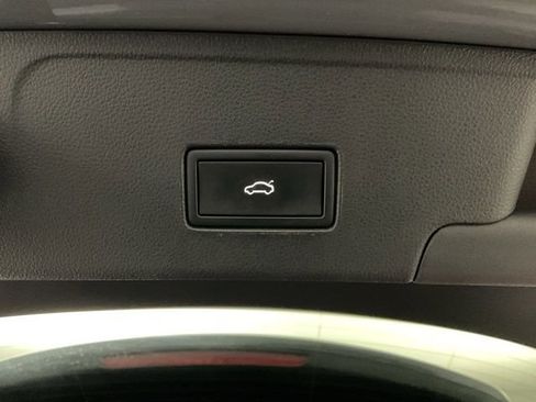 Used 2024 Volkswagen Atlas Cross Sport SEL R-Line image 31