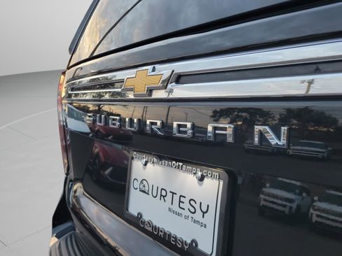 Used 2024 Chevrolet Suburban LT image 8