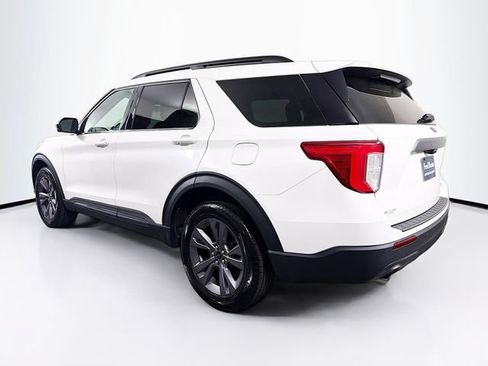 Used 2023 Ford Explorer XLT w/ Equipment Group 202A AWD/4WD image 7