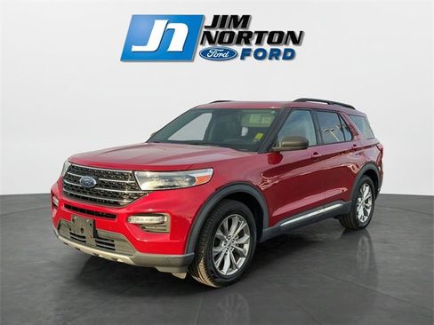 Used 2021 Ford Explorer XLT w/ Equipment Group 202A image 7