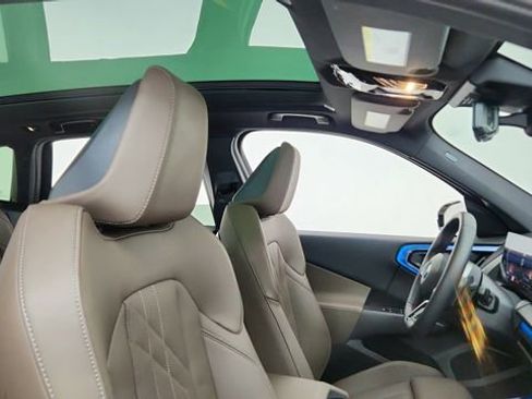 Used 2025 BMW X3 xDrive30i w/ Premium Package image 21