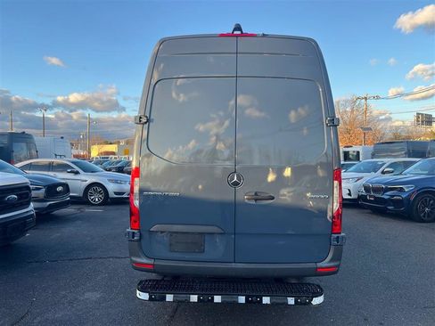 Used 2021 Mercedes-Benz Sprinter 2500 image 5