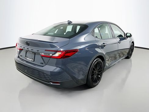 Used 2025 Toyota Camry LE w/ Convenience Package FWD image 4