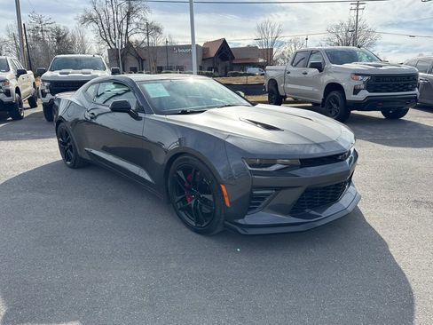 Used 2017 Chevrolet Camaro SS image 7
