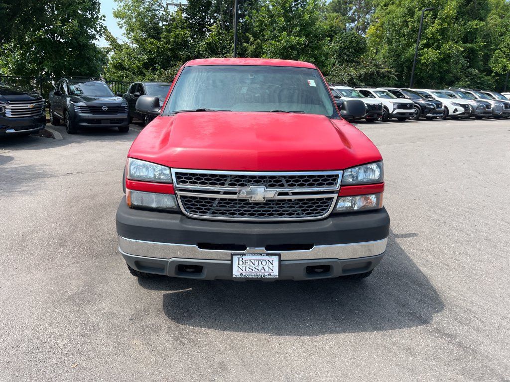 Used 2005 Chevrolet Silverado 2500 LS AWD/4WD image 9