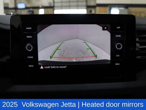 Used 2025 Volkswagen Jetta SE image 18