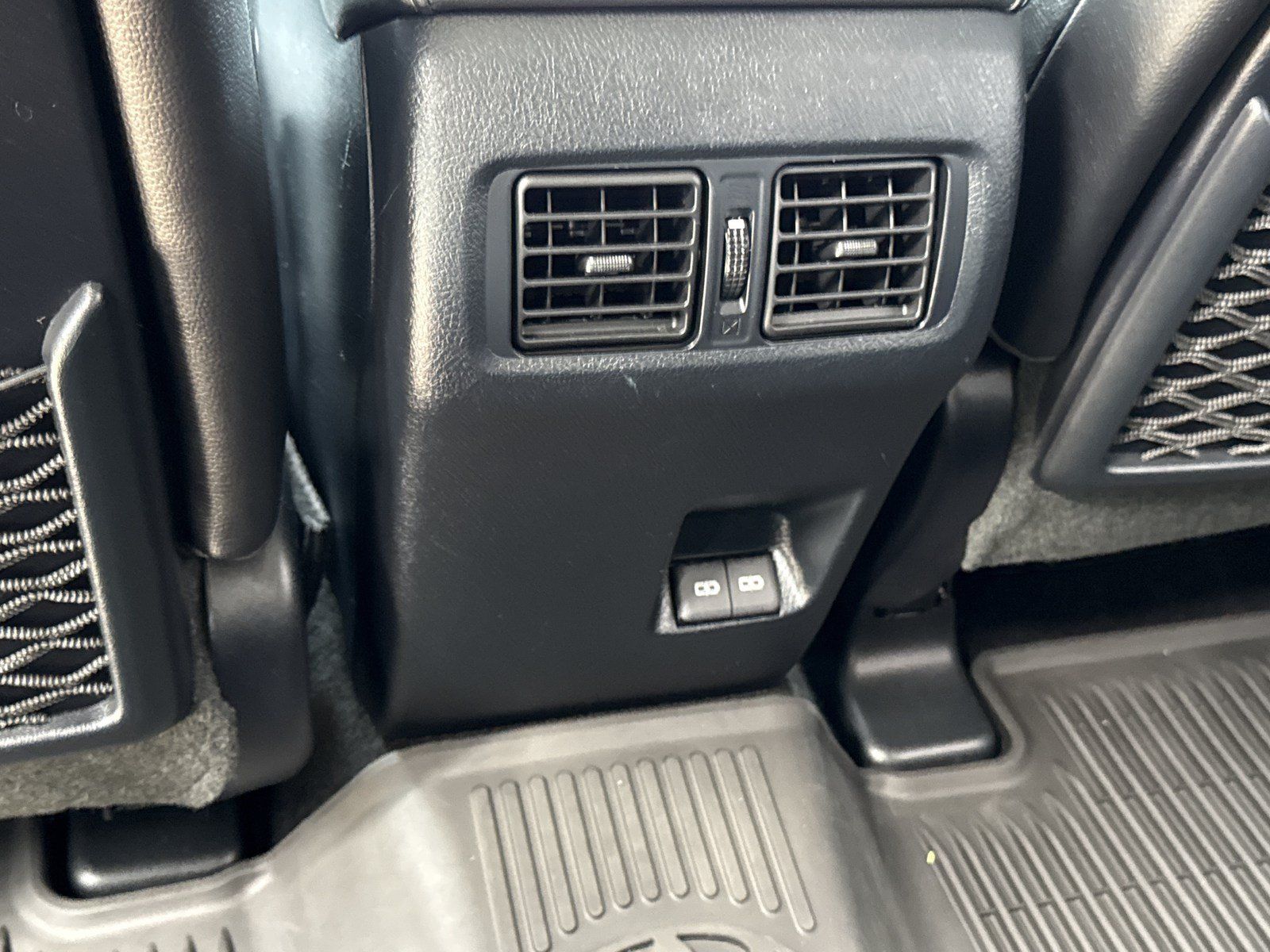 Used 2024 Toyota 4Runner Limited RWD image 16