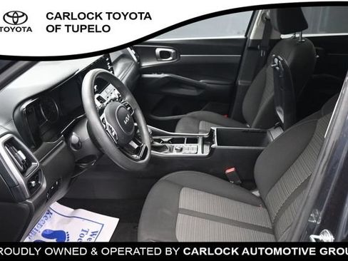 Used 2022 Kia Sorento LX FWD image 12