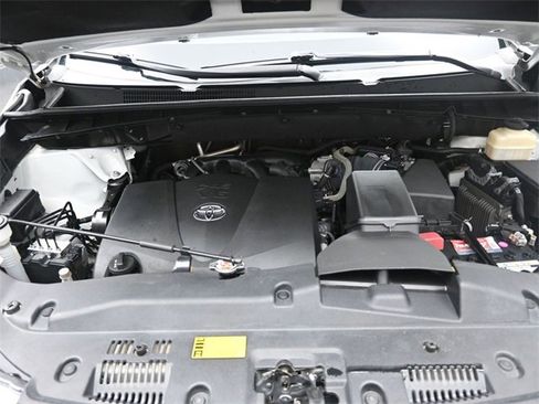 Used 2017 Toyota Highlander XLE image 43
