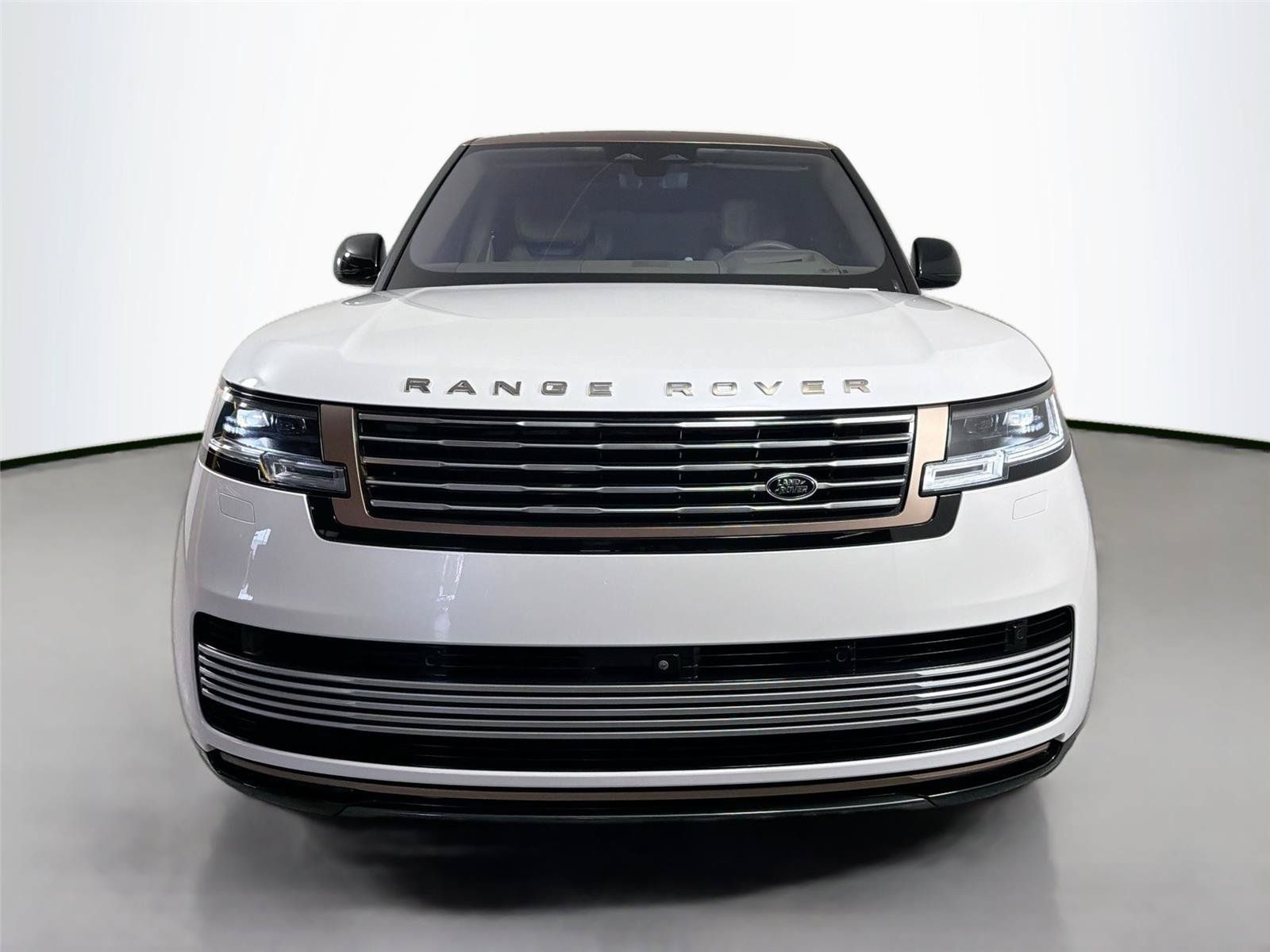 Certified 2022 Land Rover Range Rover SV AWD/4WD image 2
