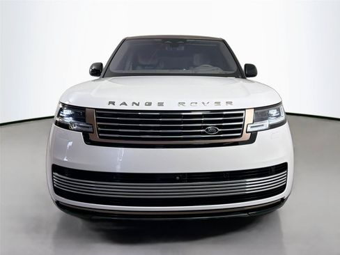 Used 2022 Land Rover Range Rover SV AWD/4WD image 2