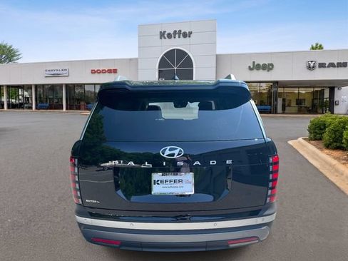 Used 2026 Hyundai Palisade SEL FWD image 5
