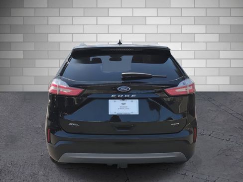 Used 2022 Ford Edge SEL w/ Convenience Package image 4