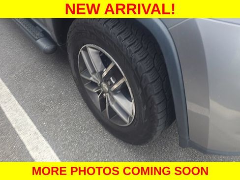 Used 2017 Jeep Grand Cherokee Limited AWD/4WD image 14